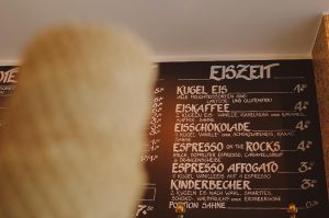 Eis Eiszeit Eisdiele Café Test Ulm Blog Serie coffeehäusle Pano unephotodeceline